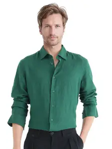 RARE RABBIT Men Comfort Fit Spread Collar Solid Formal Shirt