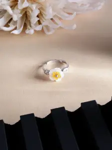 DIAVO 925 Sterling Silver Cubic Zirconia-Studded Flower Finger Ring