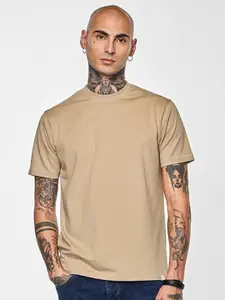 Snitch Men Solid Round Neck Cotton T-shirt