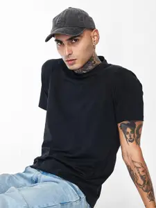 Snitch Men Solid Round Neck Cotton T-shirt