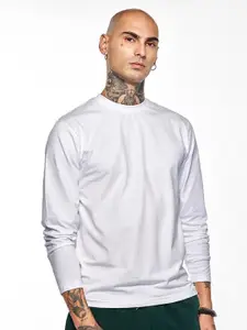 Snitch Men Solid Round Neck Cotton T-shirt