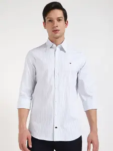 Tommy Hilfiger Men Slim Fit Spread Collar Pinstripes Striped Cotton Casual Shirt