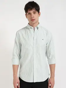Tommy Hilfiger Men Button-Down Collar Vertical Striped Cotton Casual Shirt