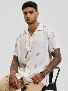 Snitch Men Relaxed Boxy Fit Cuban Collar Abstract Printed Casual Shirt
