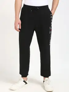 Tommy Hilfiger Men Printed Regular Fit Joggers