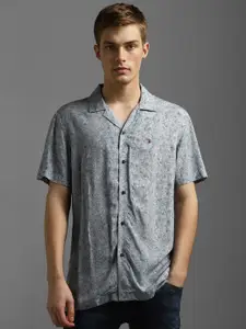 Louis Philippe Jeans Men Slim Fit Cuban Collar Floral Printed Casual Shirt