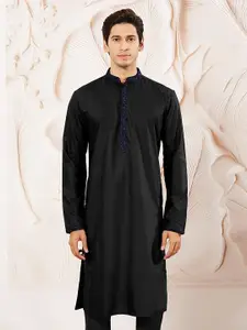 VASTRAMAY Mandarin Collar Thread Work Straight Kurta