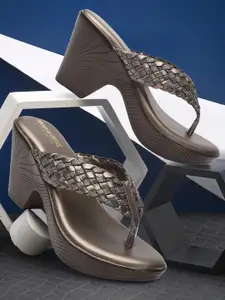 madam glorious Women Embellished Wedge Heel Sandals