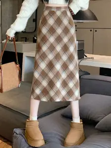 StyleCast Women Checked Straight Midi Skirt