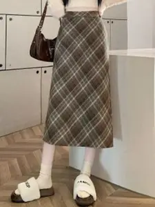 StyleCast Women Checked Straight Midi Skirt