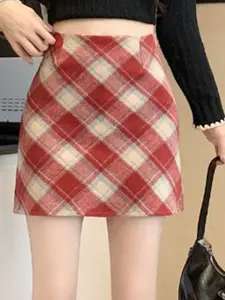 StyleCast Women Checked Above Knee Skirt