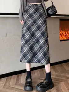 StyleCast Women Checked Straight Midi Skirt