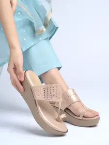 Shoetopia Women Embellished Wedge Heel One Toe Sandals