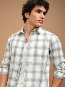 HIGHLANDER Men Checked Button-Down Collar Cotton Casual Shirt