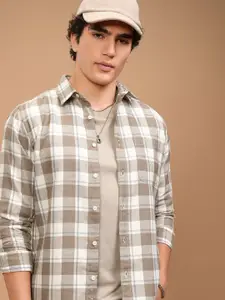 HIGHLANDER Men Slim Fit Spread Collar Checked Cotton Casual Shirt