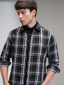 HIGHLANDER Men Spread Collar Checked Cotton Casual Shirt