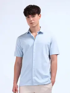 Flying Machine Men Spread Collar Solid Cotton Casual Shirt