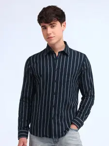 Flying Machine Men Slim Fit Spread Collar Vertical Striped Cotton Casual Shirt