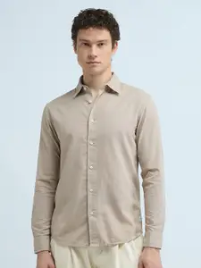 Flying Machine Men Slim Fit Spread Collar Solid Cotton Casual Shirt