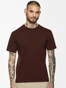 Snitch Men Solid Round Neck Cotton T-shirt