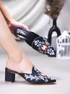 JM Looks Women Printed Pointed Toe Block Heel Mules