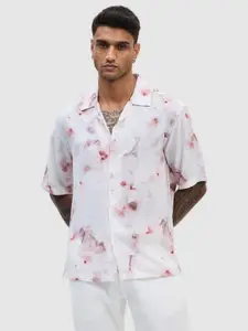 Snitch Men Relaxed Boxy Fit Cuban Collar Abstract Printed Casual Shirt