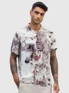 Snitch Men Relaxed Boxy Fit Cuban Collar Abstract Printed Casual Shirt