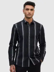 Snitch Men Smart Slim Fit Spread Collar Vertical Striped Cotton Casual Shirt