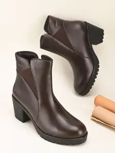 The Roadster Lifestyle Co Women Ankle Chelsea Boots