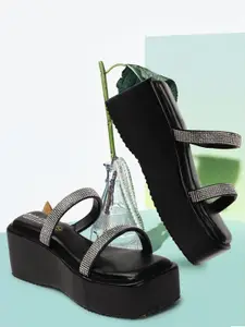 madam glorious Women Embellished Wedge Sandals
