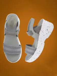 madam glorious Women Embellished Wedge Sandals