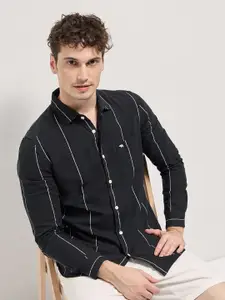 THE BEAR HOUSE Men Spread Collar Vertical Striped Cotton Casual Shirt
