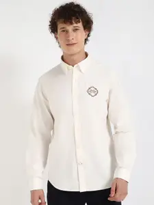 Tommy Hilfiger Men Button-Down Collar Textured Cotton Casual Shirt