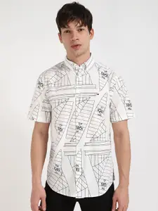 Tommy Hilfiger Men Button-Down Collar Geometric Printed Cotton Casual Shirt