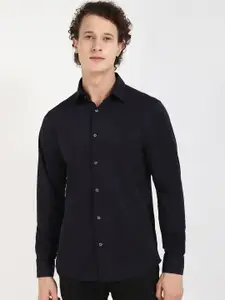 Tommy Hilfiger Men Spread Collar Solid Casual Shirt