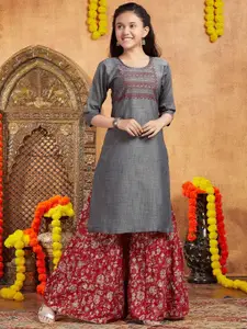 Sangria Girls Grey Tribal Printed Round Neck Pure Cotton Straight Kurta