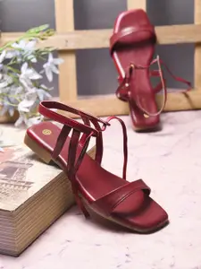 DIVASTRI Women Ethnic Open Toe Flats