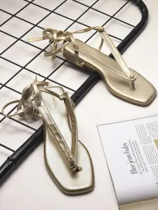 DIVASTRI Women Ethnic Open Toe Flats