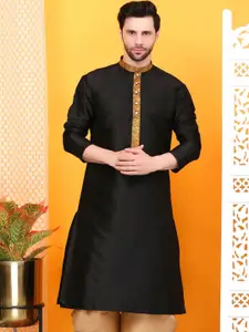 Larwa Jacquard Woven Design Mandarin Collar Straight Kurta