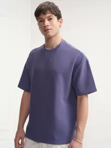 HIGHLANDER Men Solid Round Neck Oversized T-shirt