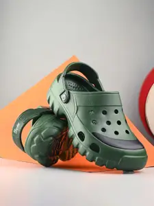 BIRDE Men Colourblocked Lightweight Clogs