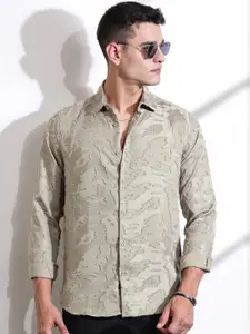 Thomas Scott Men Classic Slim Fit Cutaway Collar Textured Casual Shirt