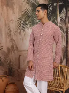 Sangria Men Houndstooth Weave Cotton Kurta with Trousers