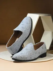 House Of Pataudi Men Embroidered Casual Slip On Mojaris