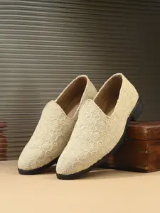 House Of Pataudi Men Embroidered Casual Slip On Mojaris