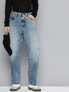 Levis Women Pure Cotton 94 Baggy Fit Mildly Distressed Light Fade Jeans