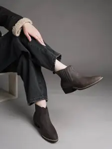 The Roadster Lifestyle Co Women Block-Heeled Chelsea Boots