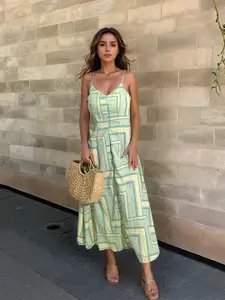 Stylecast X Hersheinbox Geometric Printed A-Line Maxi Dress