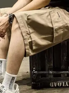 StyleCast Men Loose Fit Mid-Rise Cargo Shorts