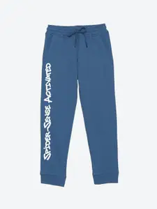 YK Marvel Boys Typography Printed Mid-Rise Joggers